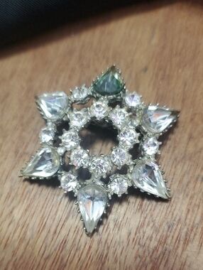 Vintage Clear Crystal Starburst Brooch - Unbranded D